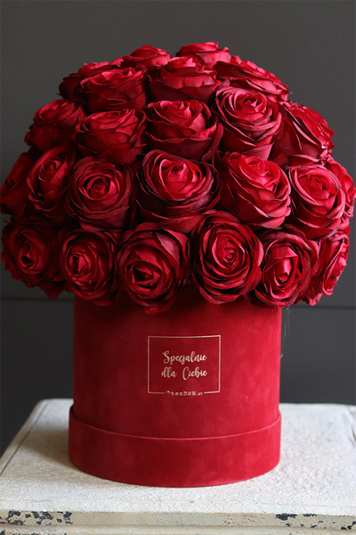 flowerbox na prezent Jubileo 50 Róż w welurowym pudełku