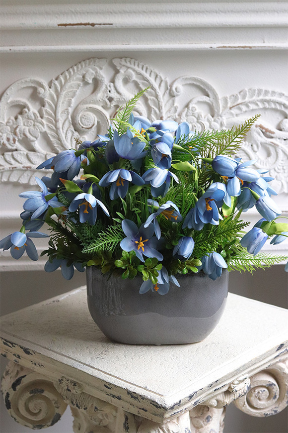 Krokusy Blue 3, kompozycja wiosenna z niebieskich kwiatów