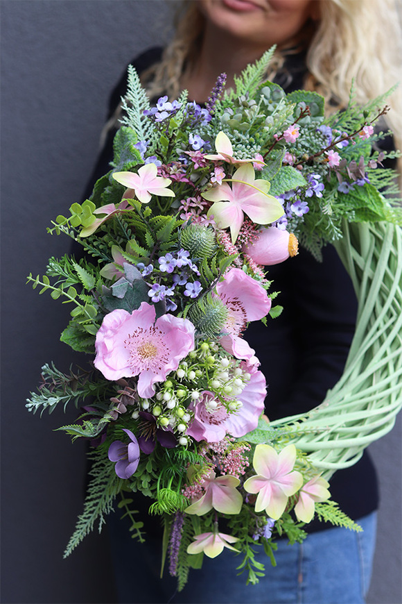 Montpellier, asymetryczny wianek na drzwi