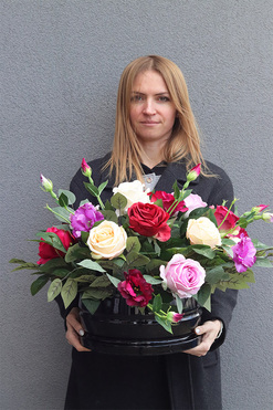 Georgina, kompozycja nagrobna w misie, wym.47x55cm