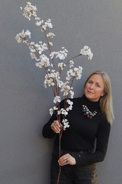 Jabłonka Vera, sztuczne kwiaty na gałązce, chłodna, dł.155cm