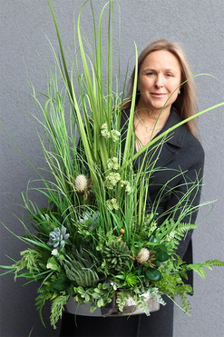 Manfredo Grasso 2, sztuczna trawa z sukulentami w lustrzanej donicy, wys.77cm