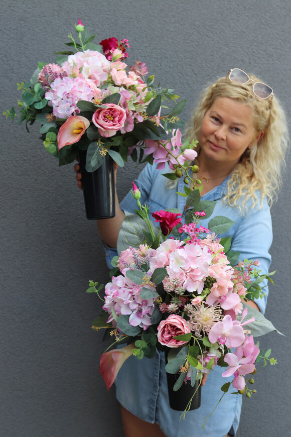 Gerrania Jessana, bukiet nagrobny we wkładzie do flakonu