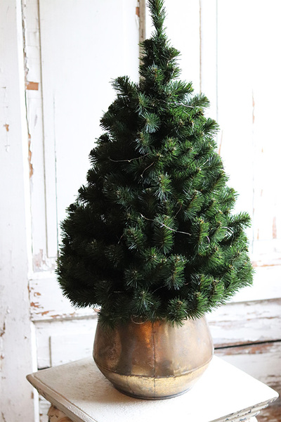 Konika Simple, choinka sztuczna w złotej donicy