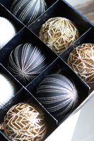 Golden Night, błyszczące świąteczne bombki