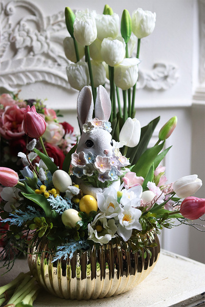 Sielanka Sweetie Bunny, stroik wielkanocny w złotym naczyniu