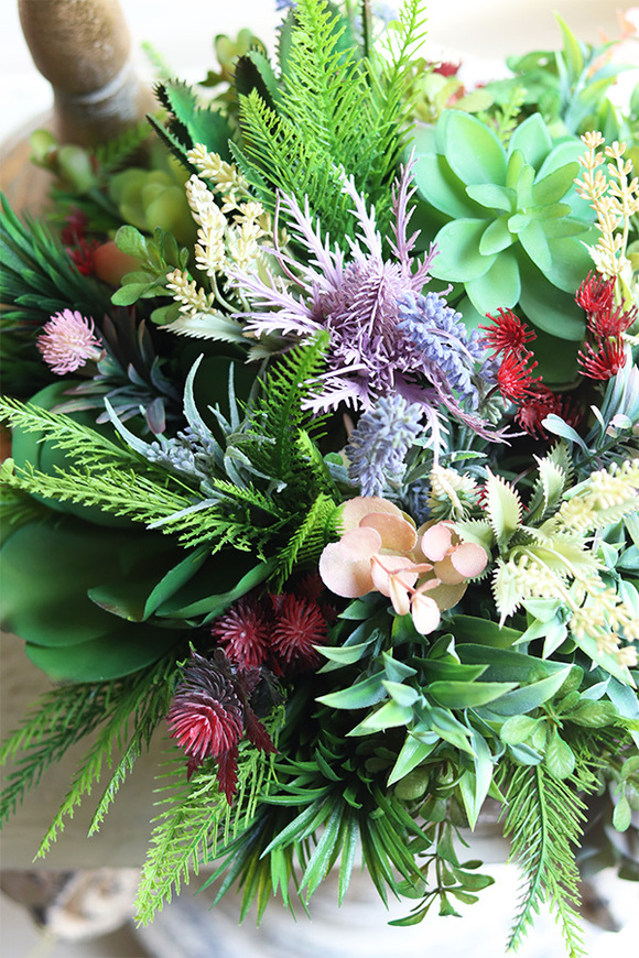 Green Helita Violet, kompozycja sukulenty w miedzianej misie