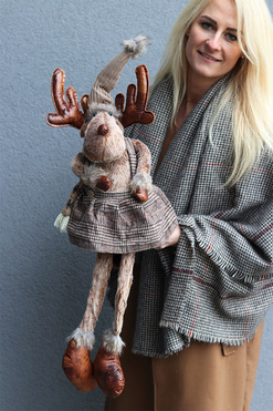 Reny Skandynawskie D, laleczka zimowa siedząca, dziewczynka, dł.70cm 