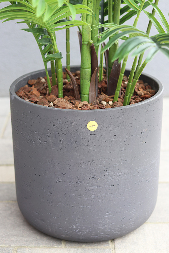 Areca Concretano, sztuczna palma w betonowej donicy