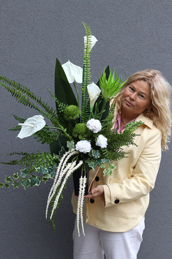 Elegantesa, nowoczesny bukiet nagrobny we wkładzie, wys.75cm