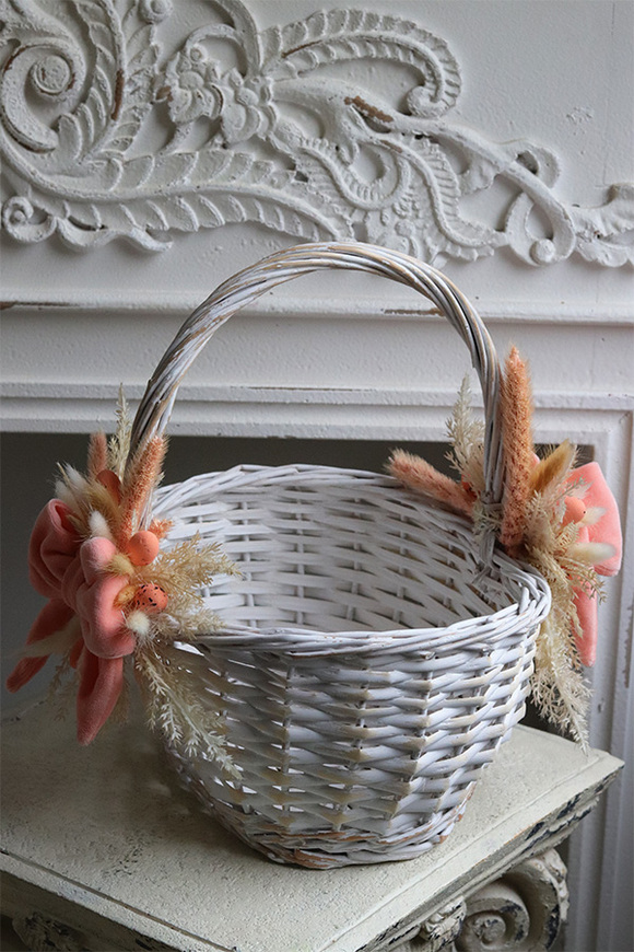 Morela Plushie, dwustronnie dekorowany koszyczek wielkanocny