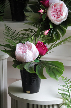 Exotic Summer, kompozycja kwiatowa w osłonce, wys.35cm 