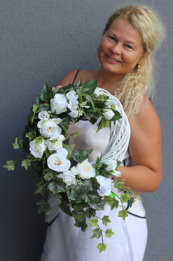 Różana Aleja 2, asymetryczny wianek dekoracyjny, rozp.52cm