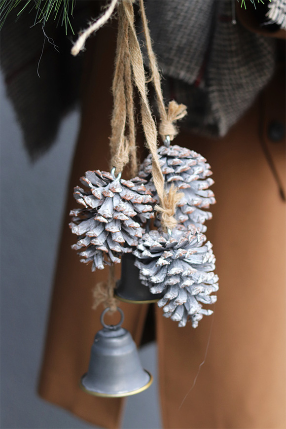 Dzwonki Sań, zimowy wianek dekoracyjny z zawieszką