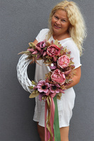 Freolia, asymetryczny wianek na drzwi