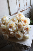 bukiet 10 szt. kremowych róż Vanilia Premium, wys.70cm 