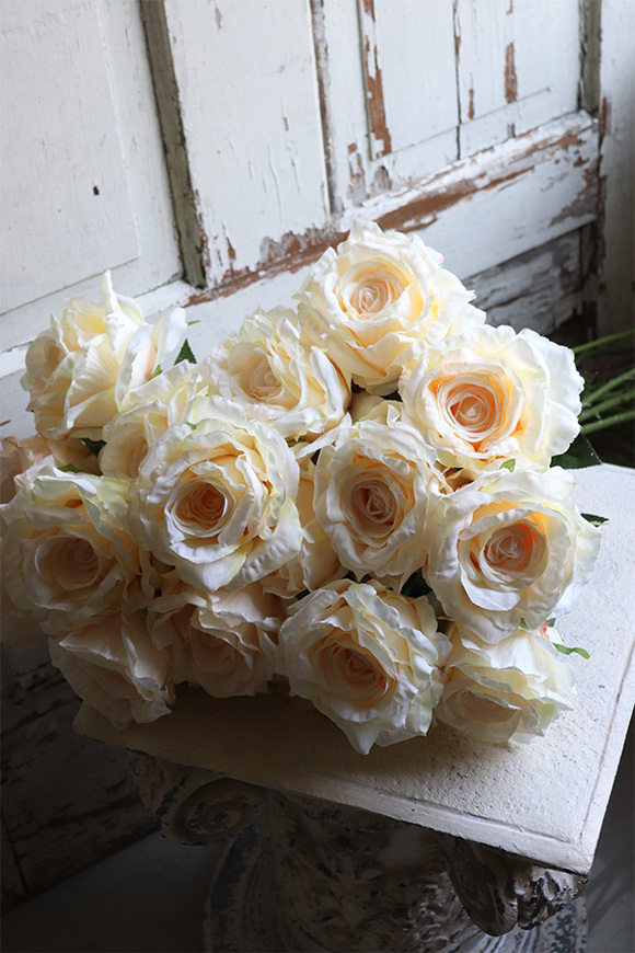 bukiet 10 szt. kremowych róż Vanilia Premium, wys.70cm 