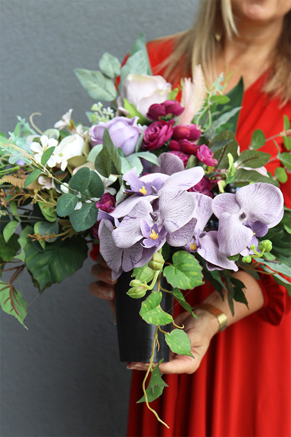 Yera Fiolet, bukiet nagrobny we wkładzie