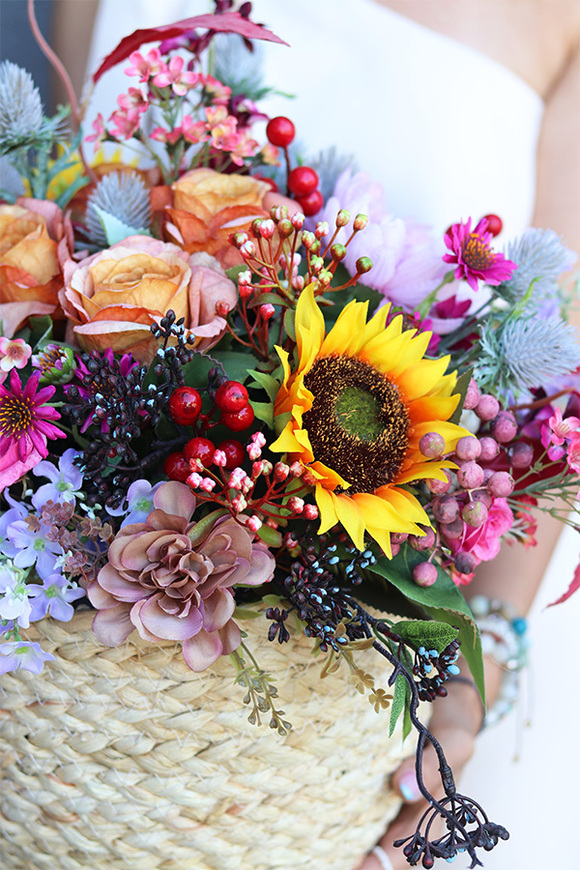 barwna kompozycja w koszu Menata, wym.40x42cm