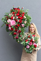 Czerwień Miłości, bukiet nagrobny we wkładzie