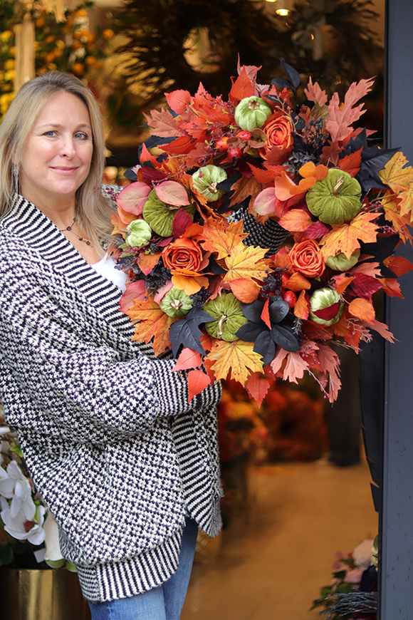 Dyniowy Dom, gęsty jesienny wianek na drzwi