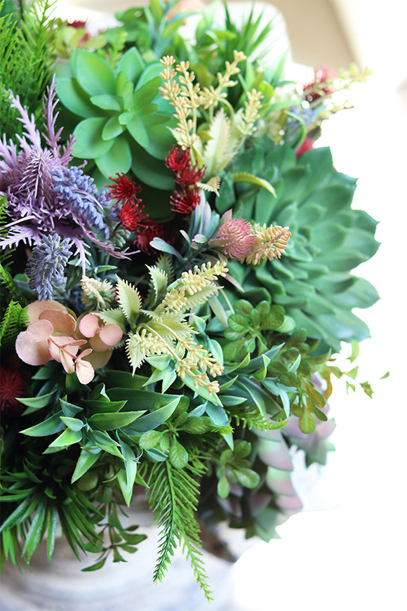 Green Helita Violet, kompozycja sukulenty w miedzianej misie