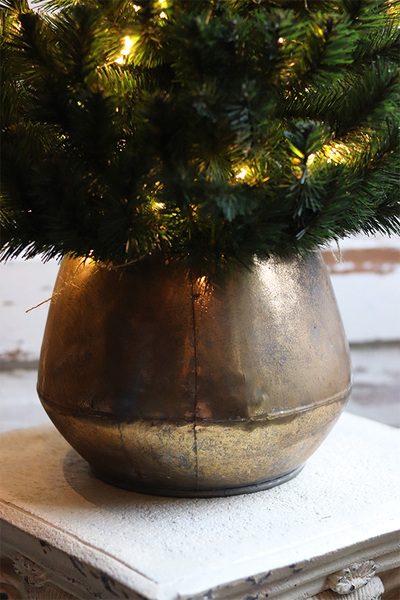 Konika Simple, choinka sztuczna w złotej donicy