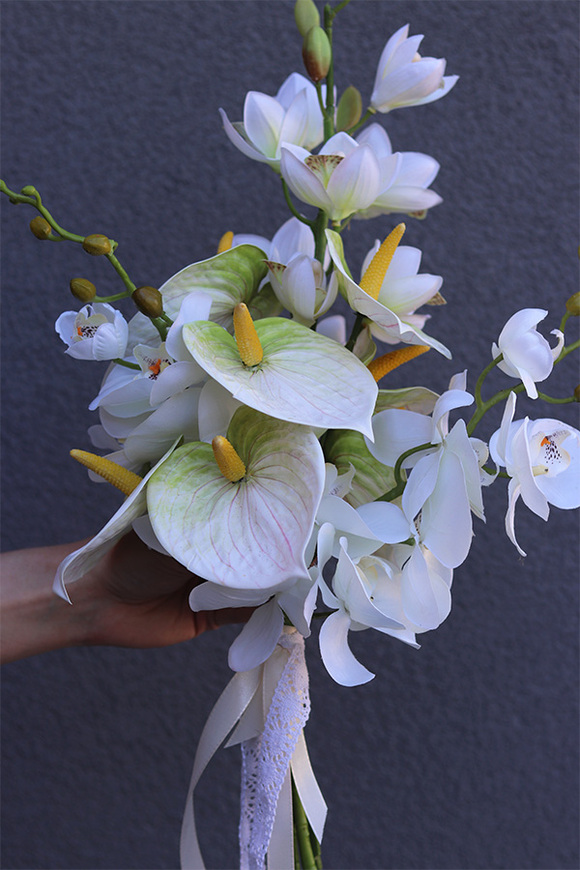 biały bukiet kwiatów