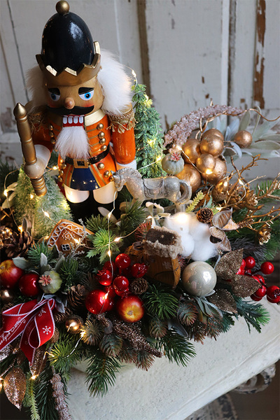 Dziadek do Orzechów Gold, stroik świąteczny