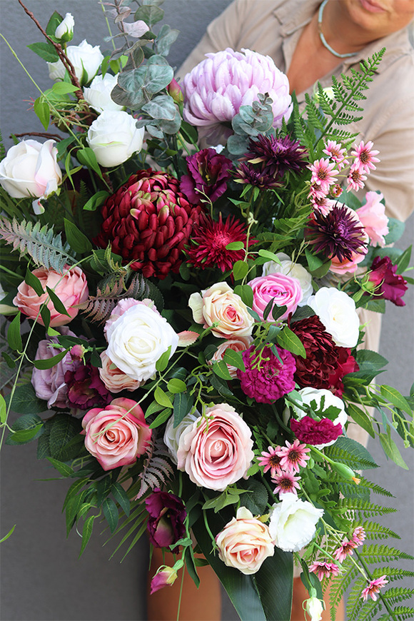 Bennet, kompozycja nagrobna w misie