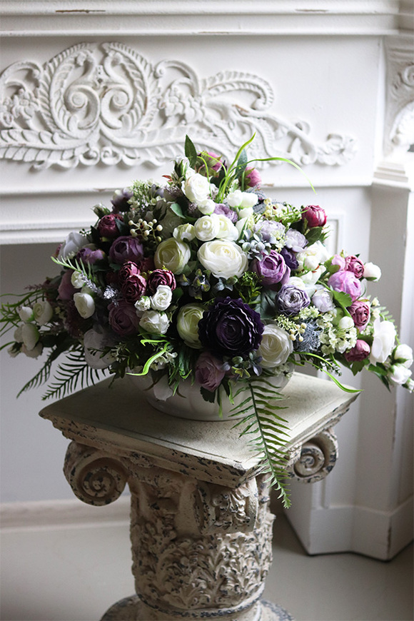 Violet Bellatia, kompozycja kwiatowa