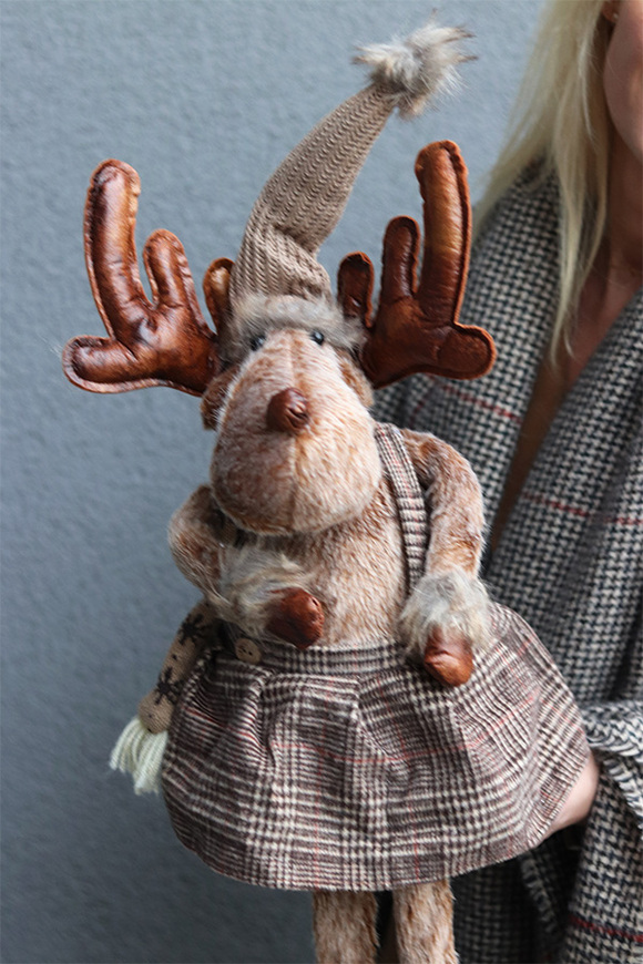 Reny Skandynawskie D, laleczka zimowa siedząca, dziewczynka