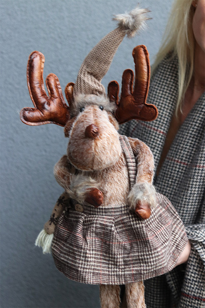 Reny Skandynawskie D, laleczka zimowa siedząca, dziewczynka