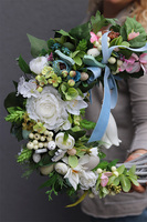 asymetryczny wiosenny wianek na drzwi, Gesista, śr.42cm 