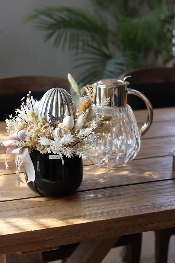 stroik z jajem Bretanna, ozdoba ze srebrnym jajem