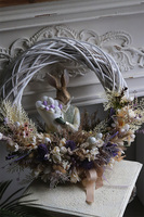 Silvietta Very Peri, wielkanocny wianek na drzwi