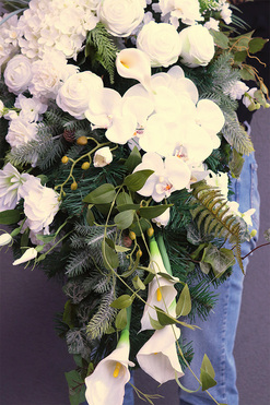 Biała Dolina, wiązanka nagrobna, wym.100cm 