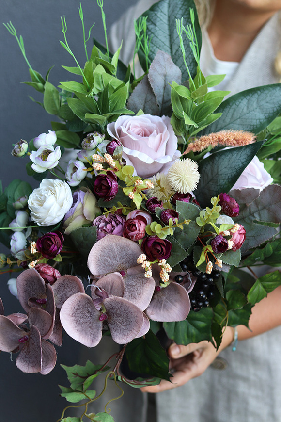 Nerrada 2, bukiet nagrobny we wkładzie z orchideą