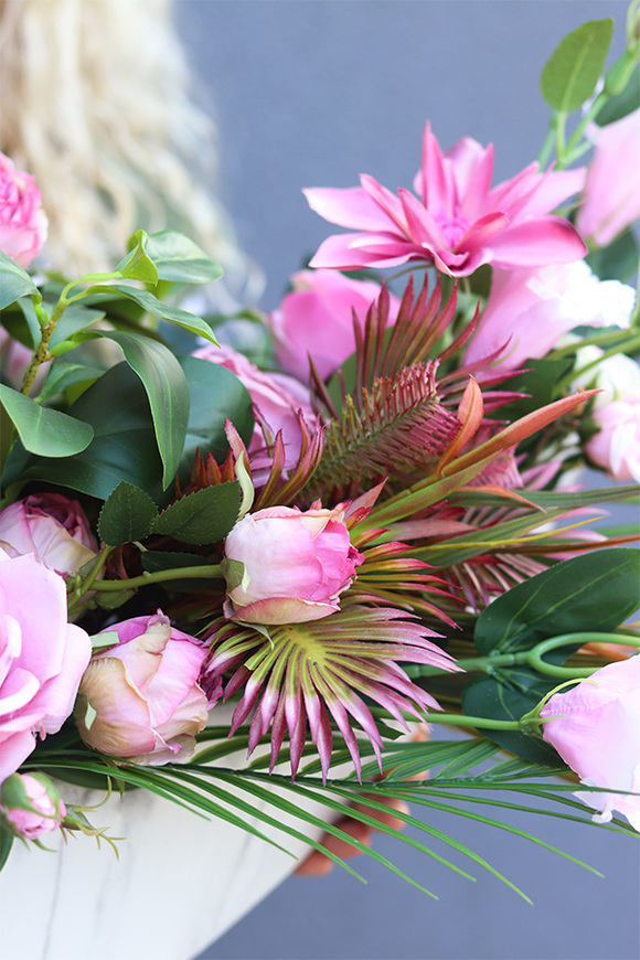 Remona Pink, nagrobna kompozycja kwiatowa w pucharze