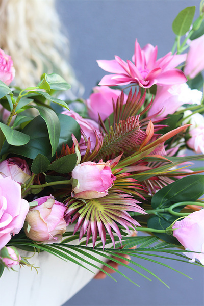 Remona Pink, nagrobna kompozycja kwiatowa w pucharze