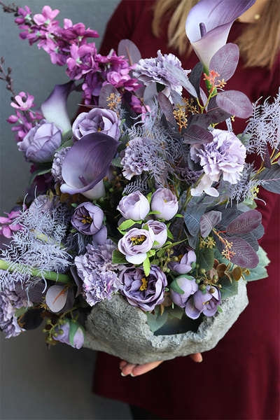 Violet Dori Volcan, nowoczesna kompozycja nagrobna	