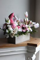 Easter Decor Concrete, stroik wielkanocny z zajączkiem