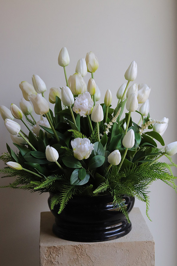 Tulipanowy Sen, dekoracja nagrobna z tulipanami