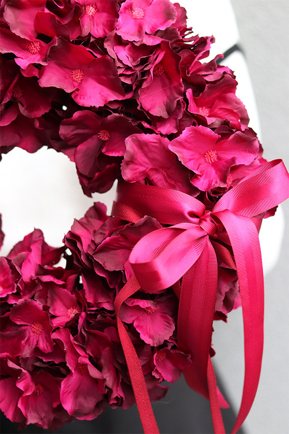 Hortensja Valentino, czerwony wianek z hortensji