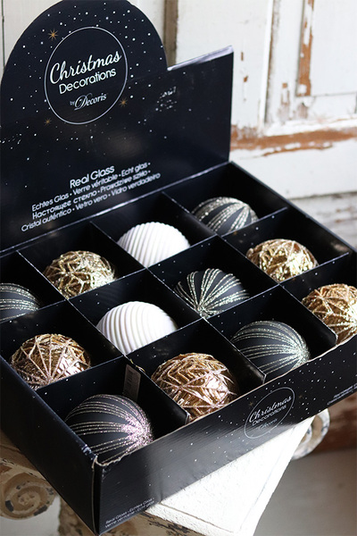 Golden Night, błyszczące świąteczne bombki