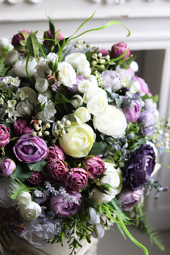 Violet Bellatia, kompozycja kwiatowa