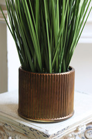 Hessita Antique, sztuczna trawa w miedzianej donicy