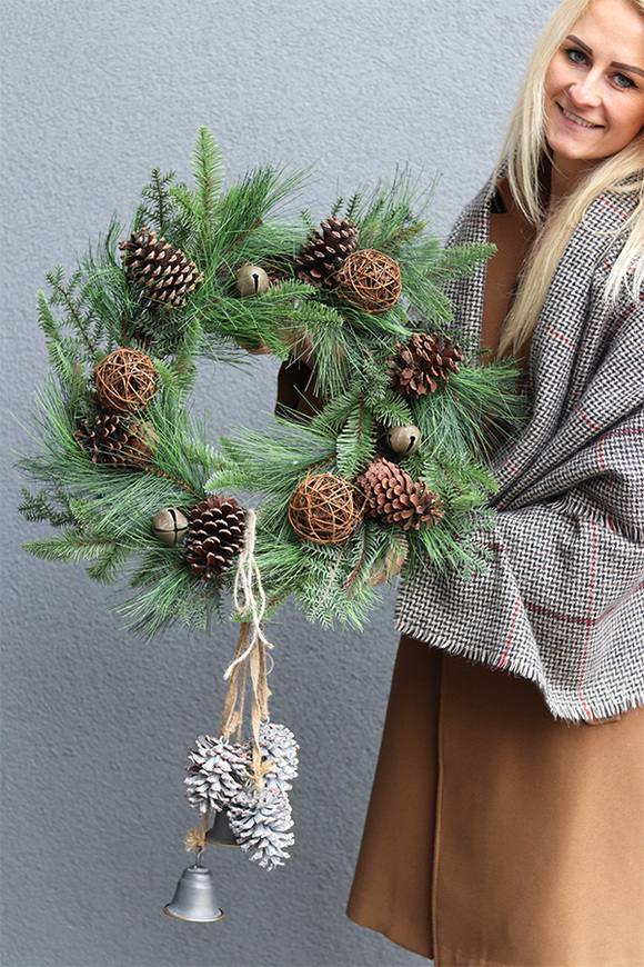 Dzwonki Sań, zimowy wianek dekoracyjny z zawieszką