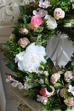 OD RĘKI Róż&Biel, wianek na drzwi sufitowy, śr.50cm