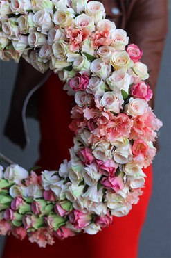 Roses Mercedes, dekoracyjny wianek na drzwi, śr.40cm 